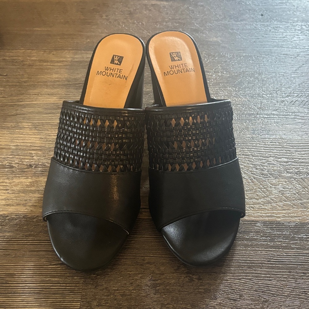 White Mountain Black Woven Heels‎